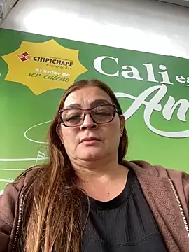 Snapshot of AntonellaAlondra4 chatting on 03-17-25, 03:29 AntonellaAlondra4 online show from 03-17-25, 03:29