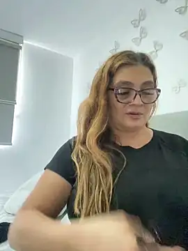 Snapshot of AntonellaAlondra4 chatting on 02-11-25, 07:27 AntonellaAlondra4 online show from 02-11-25, 07:27