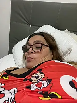 Snapshot of AntonellaAlondra4 chatting on 03-04-25, 04:27 AntonellaAlondra4 online show from 03-04-25, 04:27