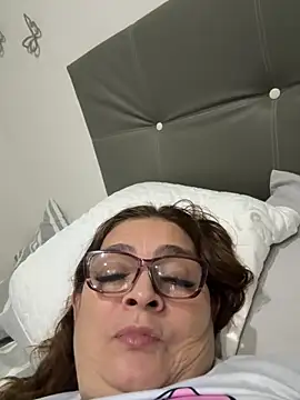 Snapshot of AntonellaAlondra4 chatting on 09-12-25, 03:28 AntonellaAlondra4 online show from 09-12-25, 03:28