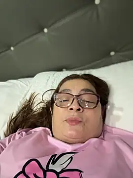 AntonellaAlondra4 online show from 11-18-25, 04:05