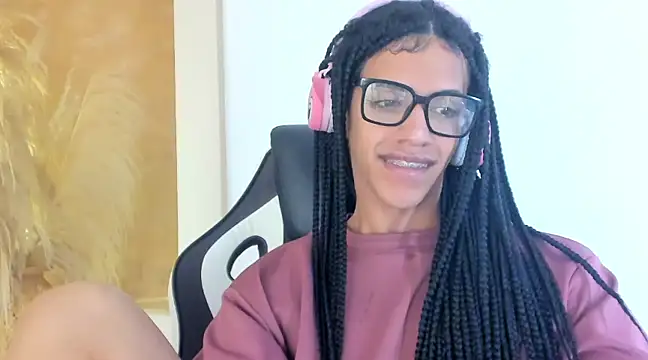 Snapshot of APRILL_FOXX chatting on 02-27-25, 06:02 APRILL FOXX online show from 02-27-25, 06:02