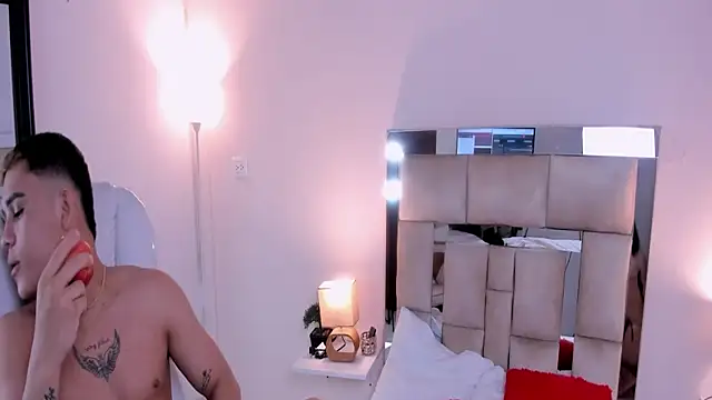 saraandstiven online show from 03-08-25, 03:28