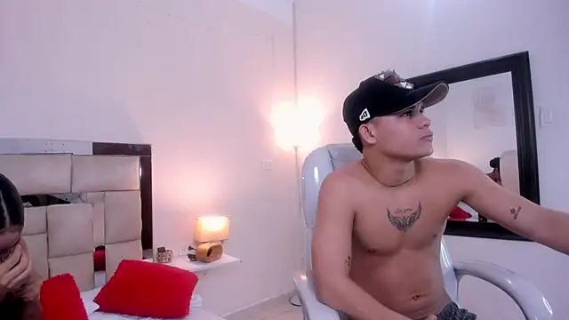 saraandstiven online show from 03-03-25, 03:05