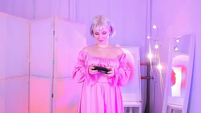 Pieris Lisa online show from 01-20-25, 01:53