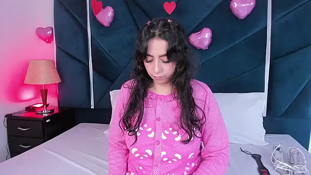AlondraMendez online show from 02-18-25, 04:37