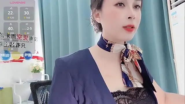 Qwi-V1 online show from 09-13-25, 08:14