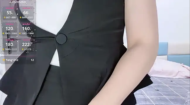 Qwi-V1 online show from 12-22-24, 10:58