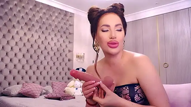 Snapshot of TianaPosh chatting on 02-11-26, 09:58 TianaPosh online show from 02-11-26, 09:58