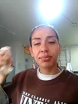 Snapshot of Alisson_420 chatting on 09-19-25, 01:15 Alisson 420 online show from 09-19-25, 01:15