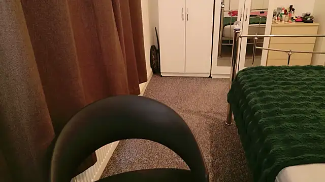 karlaolivia online show from 05-05-26, 08:17