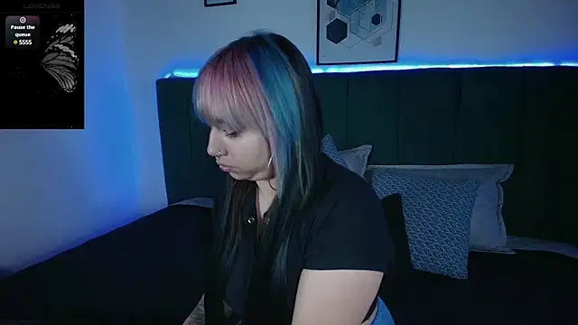 Snapshot of Veronica_Goddes chatting on 03-17-25, 01:18 Veronica Goddes online show from 03-17-25, 01:18