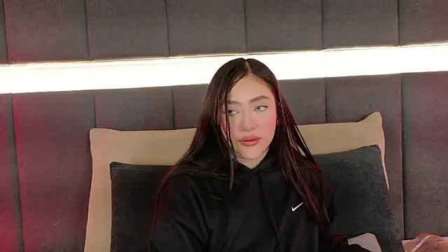 nicolle pierce online show from 10-15-25, 12:46