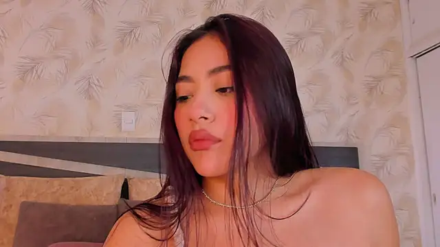 nicolle pierce online show from 04-28-26, 01:15