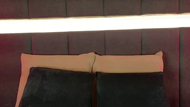 nicolle pierce online show from 11-05-25, 01:25