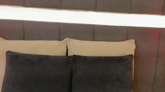 nicolle pierce online show from 10-10-25, 03:13