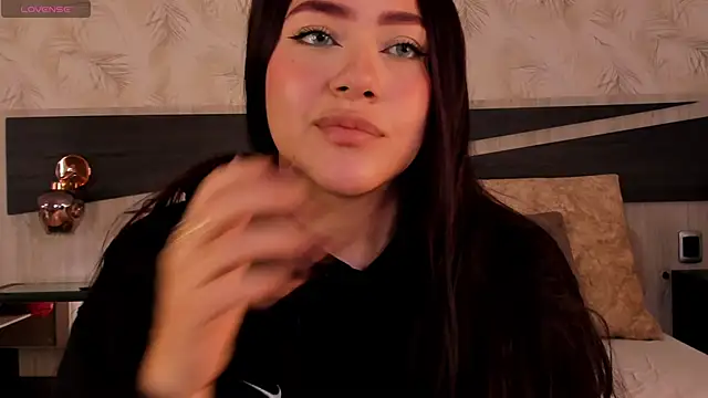 nicolle pierce online show from 03-16-26, 01:37