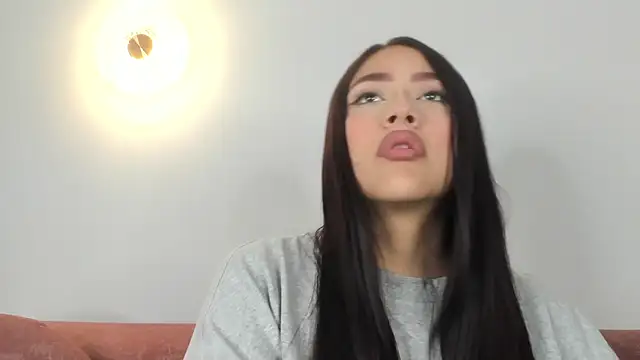 Snapshot of nicolle_pierce chatting on 02-16-26, 11:20 nicolle pierce online show from 02-16-26, 11:20