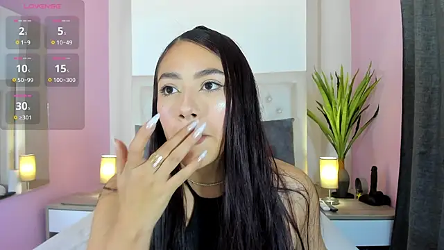 nicolle pierce online show from 04-30-26, 03:41
