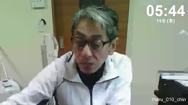 mama010-chan online show from 11-05-25, 08:45