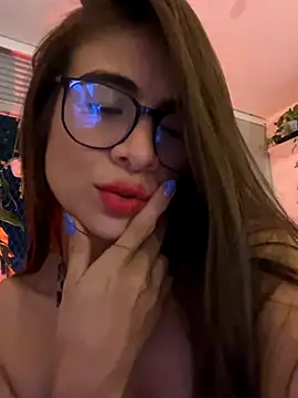 Snapshot of MariaIsabella8 chatting on 10-03-25, 11:39 MariaIsabella8 online show from 10-03-25, 11:39