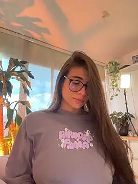 MariaIsabella8 online show from 04-15-26, 08:42