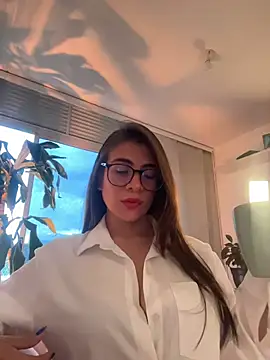 MariaIsabella8 online show from 05-13-26, 10:39
