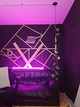 Gelena Black online show from 11-18-25, 11:57