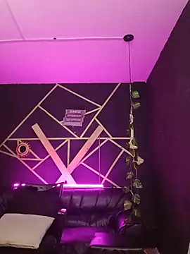 Gelena Black online show from 11-19-25, 12:16