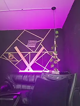 Gelena Black online show from 11-28-25, 03:28