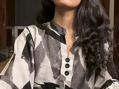 Snapshot of Divyaa69 chatting on 04-02-26, 05:30 Divyaa69 online show from 04-02-26, 05:30