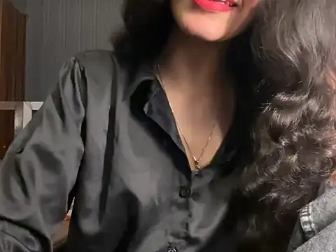 Divyaa69 online show from 06-17-26, 07:24