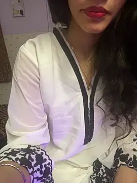 Snapshot of Divyaa69 chatting on 01-16-26, 05:00 Divyaa69 online show from 01-16-26, 05:00