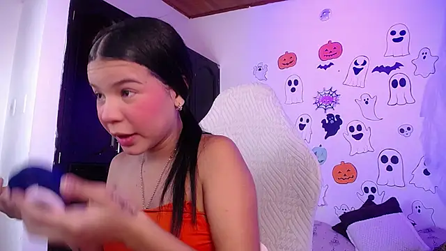 Snapshot of abby_tgn chatting on 10-17-25, 11:45 abby tgn online show from 10-17-25, 11:45