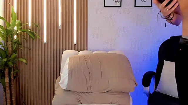 Dorianmistery2322  online show from 11-08-25, 08:56