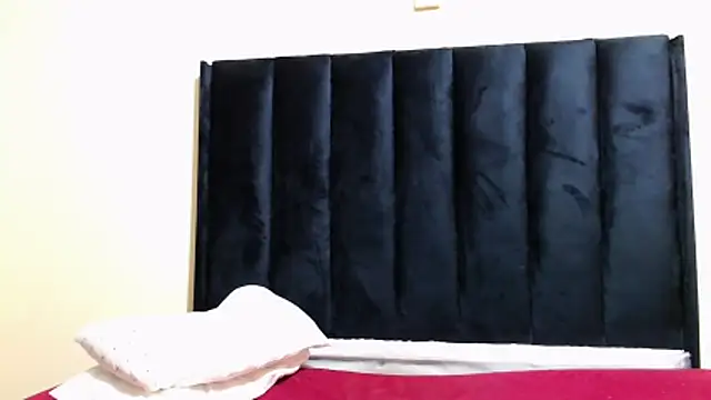 kittykhloe22 online show from 04-05-26, 03:24