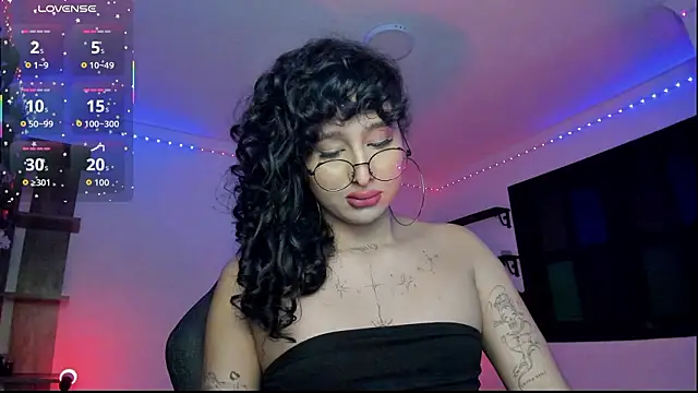 Snapshot of Heka_Prudence chatting on 02-14-26, 02:56 Heka Prudence online show from 02-14-26, 02:56