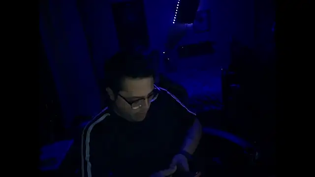 FrankGatsby11 online show from 12-19-24, 04:02