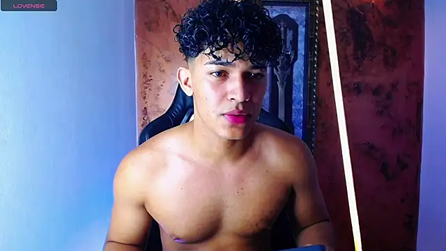 Snapshot of jamescurli_ chatting on 03-14-25, 07:59 jamescurli  online show from 03-14-25, 07:59