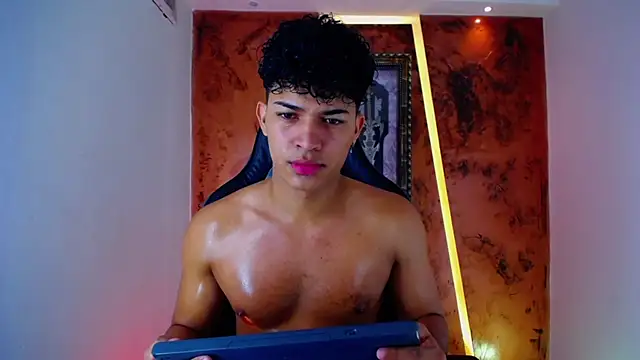Snapshot of jamescurli_ chatting on 02-28-25, 04:54 jamescurli  online show from 02-28-25, 04:54