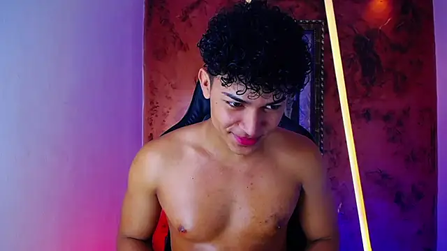 Snapshot of jamescurli_ chatting on 03-06-25, 05:46 jamescurli  online show from 03-06-25, 05:46
