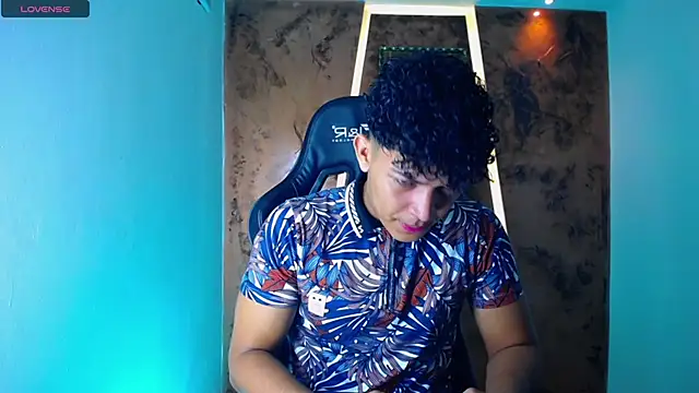 Snapshot of jamescurli_ chatting on 03-17-25, 05:01 jamescurli  online show from 03-17-25, 05:01