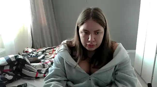 Snapshot of 96CHloe96 chatting on 12-06-24, 06:09 96CHloe96 online show from 12-06-24, 06:09