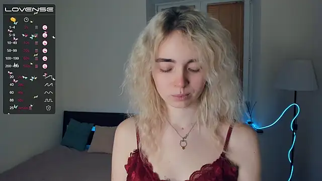 Snapshot of LinnBottrell chatting on 02-03-25, 11:26 LinnBottrell online show from 02-03-25, 11:26