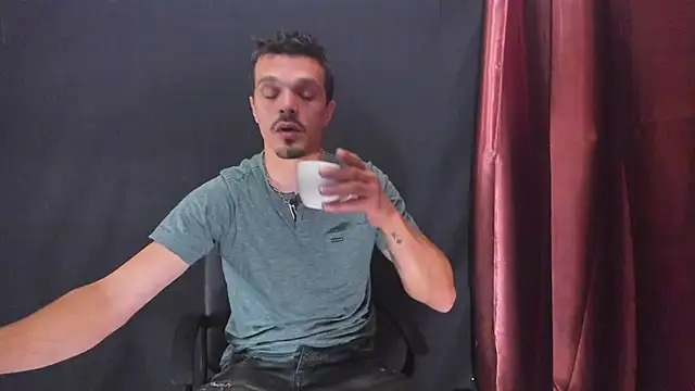 Snapshot of DonyBrown chatting on 05-10-26, 04:16 DonyBrown online show from 05-10-26, 04:16