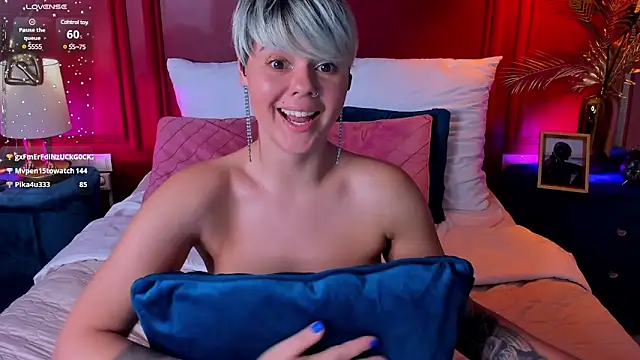 Snapshot of Lady_AliBi chatting on 02-11-25, 07:27 Lady AliBi online show from 02-11-25, 07:27
