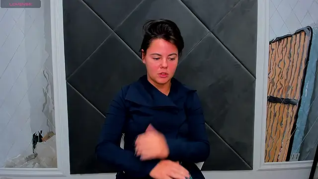 Snapshot of Lady_AliBi chatting on 11-05-25, 04:43 Lady AliBi online show from 11-05-25, 04:43