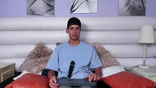 Snapshot of Tyler_Rodriguez chatting on 03-03-25, 07:49 Tyler Rodriguez online show from 03-03-25, 07:49