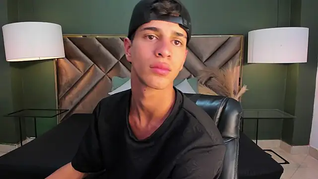 Snapshot of Tyler_Rodriguez chatting on 03-05-25, 03:40 Tyler Rodriguez online show from 03-05-25, 03:40