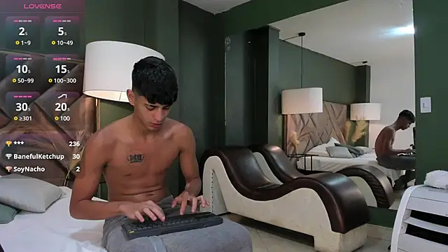Snapshot of Tyler_Rodriguez chatting on 03-12-25, 10:59 Tyler Rodriguez online show from 03-12-25, 10:59